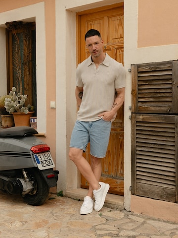 Shirt & Denim Shorts Look