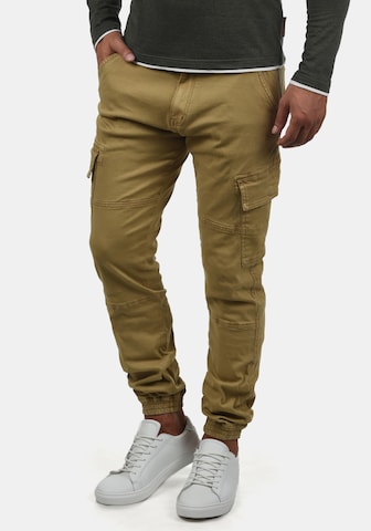 INDICODE JEANS Regular Cargohose 'Bromfield' in Braun: predná strana