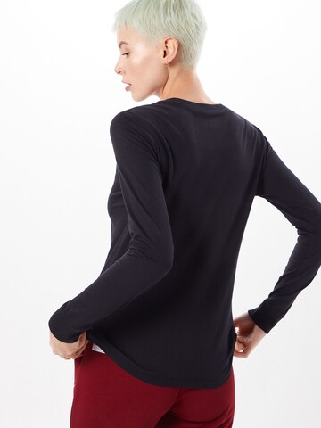 Nike Sportswear Shirt 'Essential' in Zwart