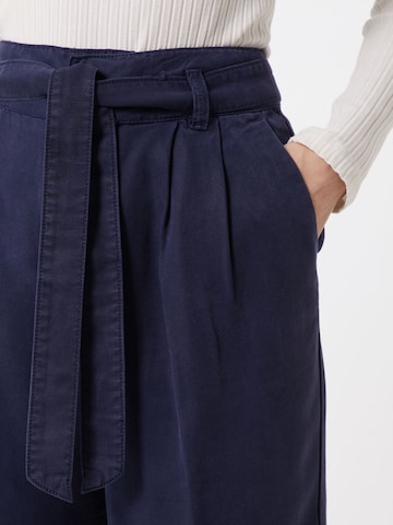 s.Oliver Loose fit Pleat-Front Pants in Blue