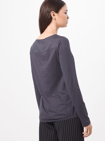 T-shirt QS en gris : derrière