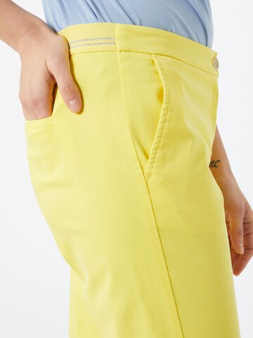 BRAX Regular Pleated Pants 'Maron' in Yellow