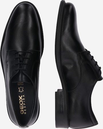 GEOX Buty sznurowane w kolorze czarny: bok