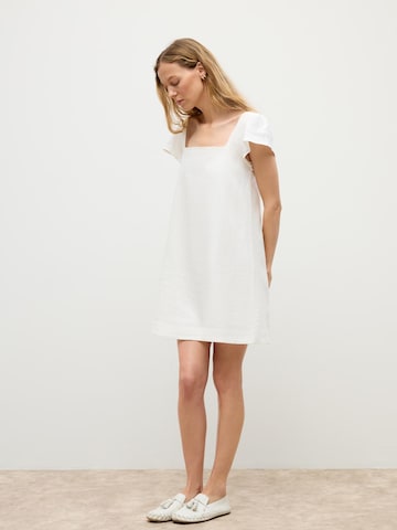 Short White Dress Look