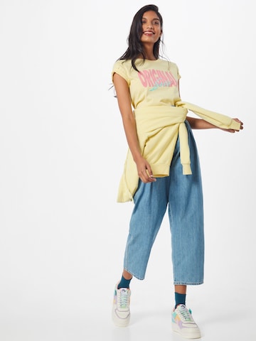 Maglietta 'The Perfect Tee' di LEVI'S ® in giallo