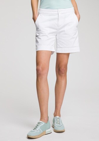 Tommy Jeans Slimfit Shorts in Weiß: predná strana