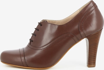 EVITA Pumps met hoge voorkant 'Maria' in Bruin