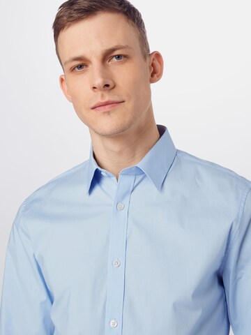 Matinique Slim fit Πουκάμισο για το γραφείο 'Robo' σε μπλε