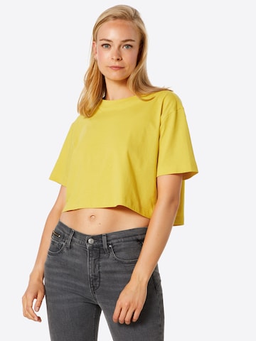 Urban Classics قميص بلون أصفر: الأمام