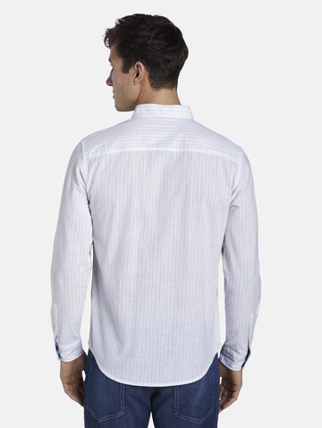 Coupe slim Chemise TOM TAILOR en blanc