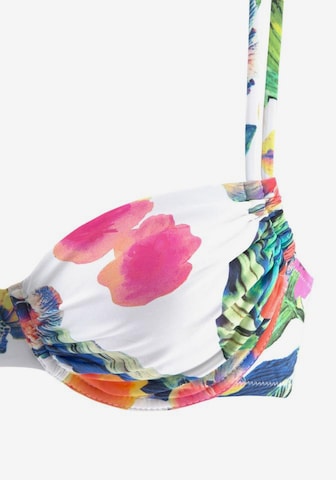 T-shirt Bikini di LASCANA in bianco