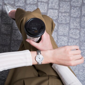 JOWISSA Quarzuhr 'Facet Strass' Swiss Ladies Watch in Silber: predná strana