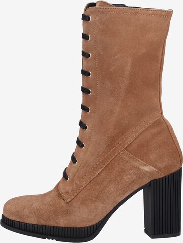 GADEA Lace-Up Boots in Brown