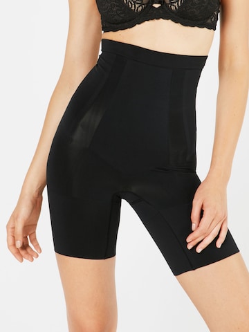 SPANX Alakformáló nadrágok 'Oncore' - fekete: elől