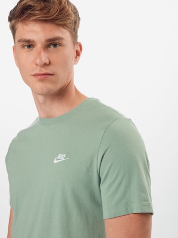 Regular fit Tricou 'Club' de la Nike Sportswear pe verde