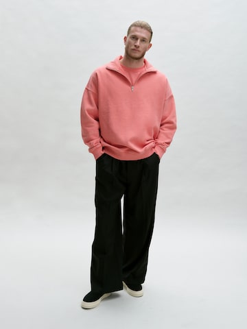 Casual Sweatshirt Look