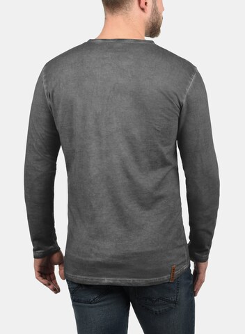 !Solid Rundhalsshirt 'Timur' in Grau