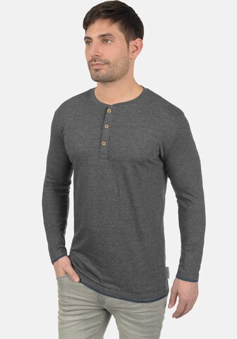 INDICODE JEANS Rundhalsshirt 'Gifford' in Grau: predná strana