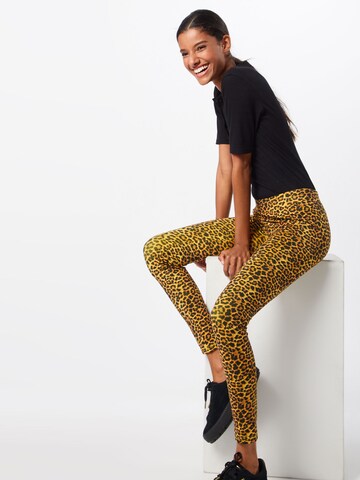 Urban Classics Skinny Leggings in Geel