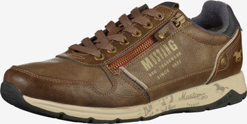 MUSTANG Sneaker in Braun: predná strana