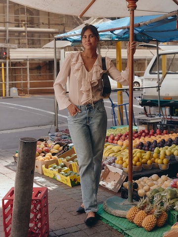 Romantic Flounce Blouse Look