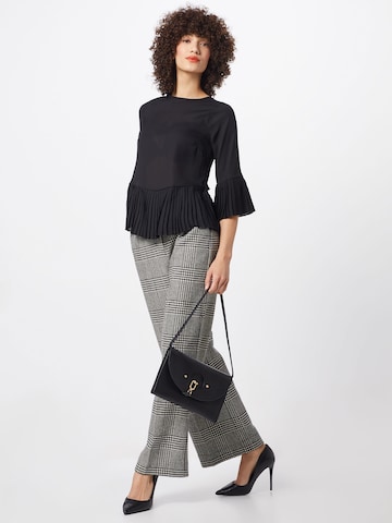 Bluză de la NEW LOOK pe negru
