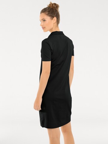 Rochie de la heine pe negru: spate