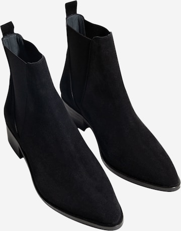 Chelsea Boots 'Zora' EDITED en noir : derrière