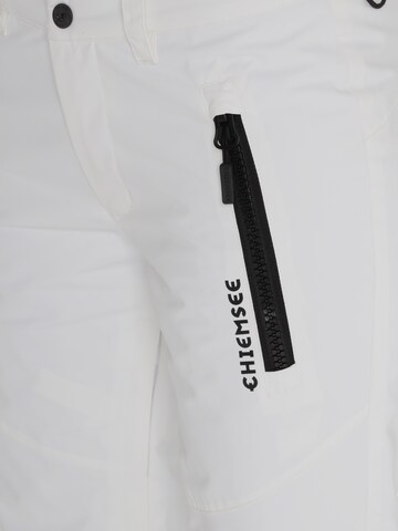 Regular Pantalon de sport CHIEMSEE en blanc