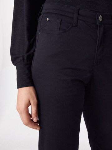 Regular Pantalon chino 'Carola' BRAX en noir