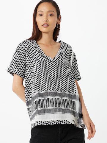 Cecilie Copenhagen Shirt in Zwart: voorkant