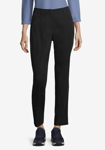 Regular Pantalon à plis Betty & Co en noir : devant