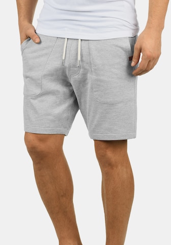 Regular Pantalon 'Mulker' BLEND en gris : devant