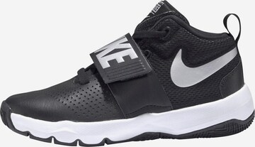 Chaussure de sport 'Team Hustle D 8' NIKE en noir