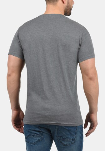 !Solid V-Shirt 'Bedo' in Grau
