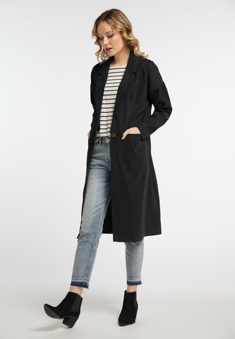 DREIMASTER Between-Seasons Coat in Black