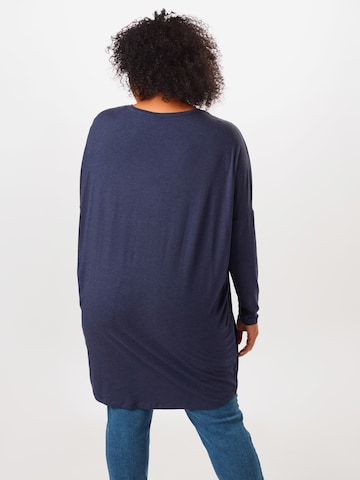 ONLY Carmakoma - Pullover em azul