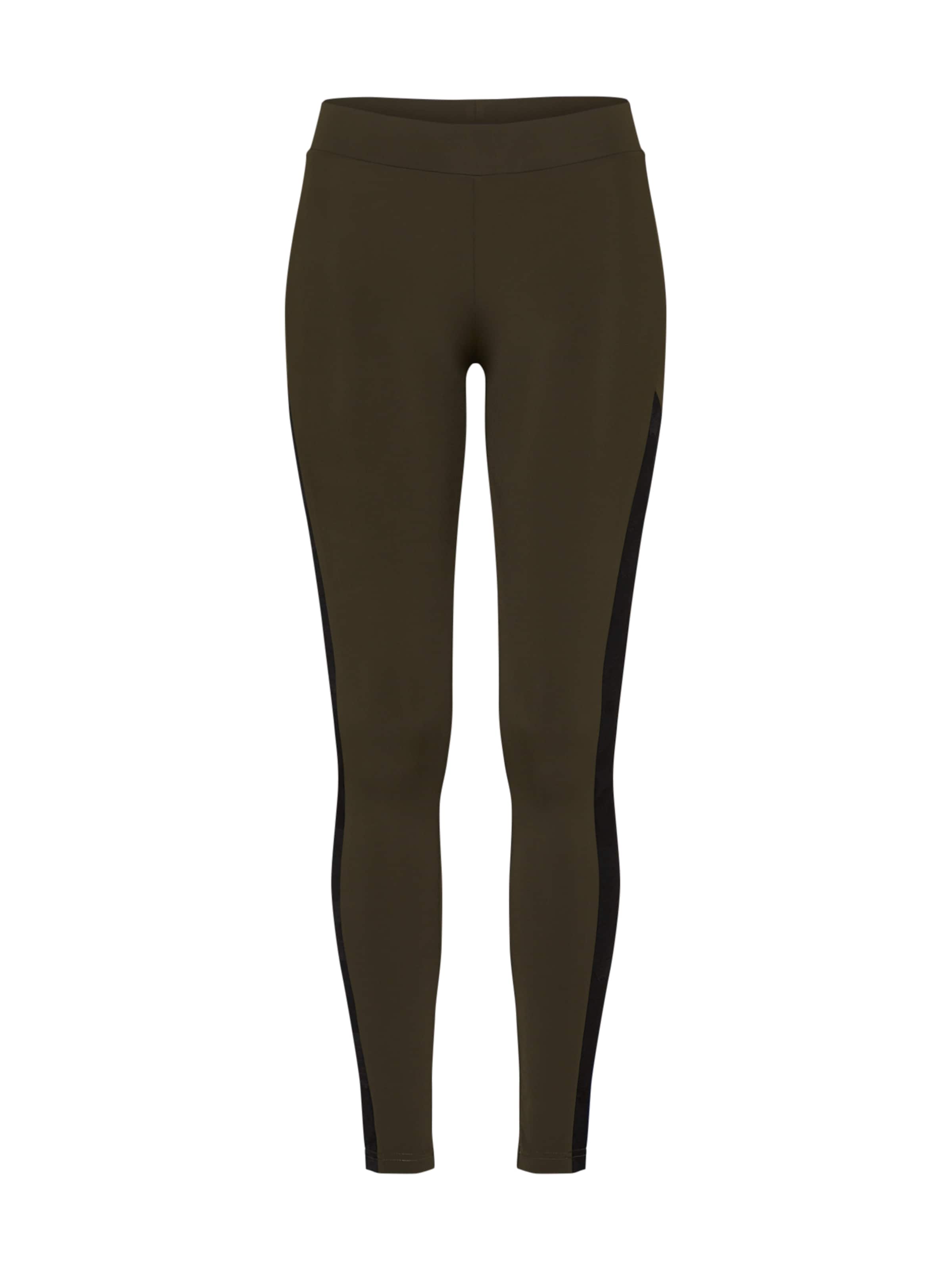 Urban Classics Skinny Leggings in Groen: voorkant