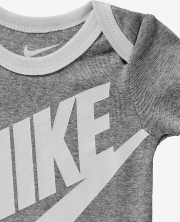 Nike Sportswear Regularen Komplet 'Futura' | siva barva