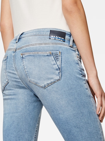 Slimfit Jeans 'Alma' de la Mavi pe albastru