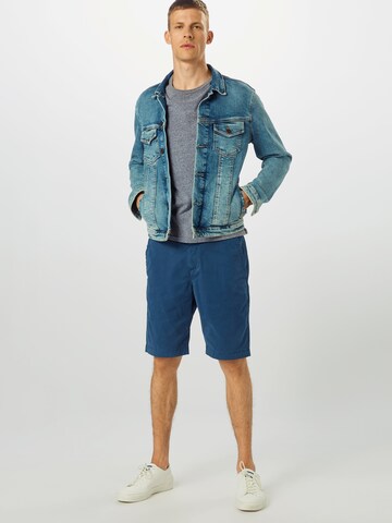 Superdry Regular Shorts in Blau