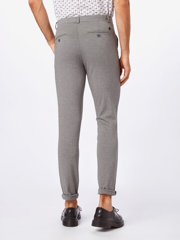 Coupe slim Pantalon chino Casual Friday en gris