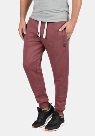 Tapered Pantaloni 'Benn' di !Solid in rosso: frontale