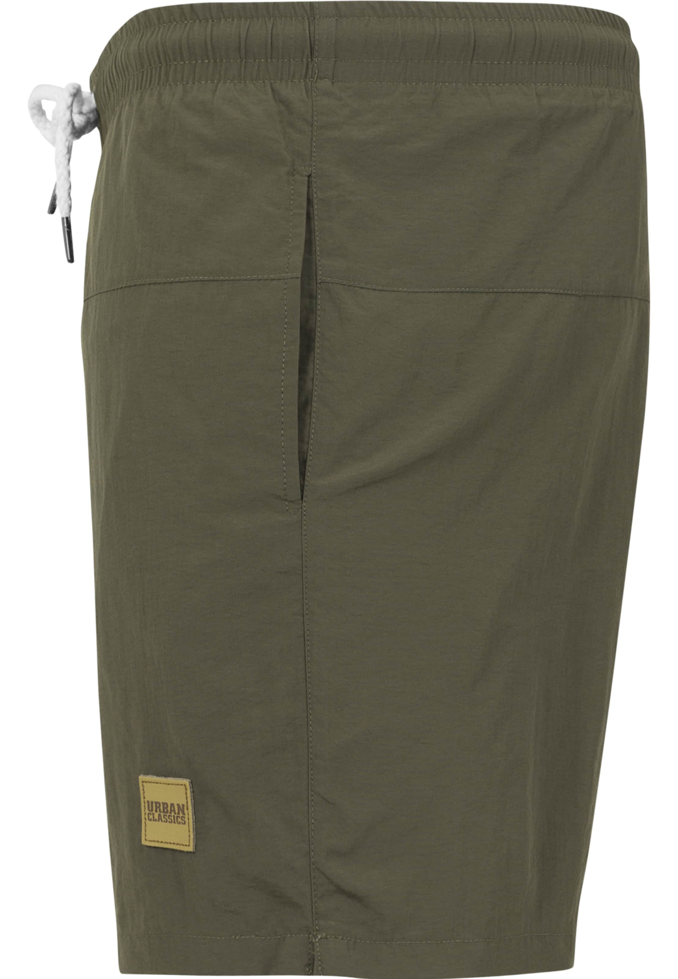 Urban Classics Badshorts 'Block Swim' i grön