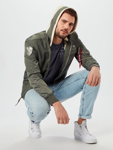 ALPHA INDUSTRIES Regular Fit Jacke in Grün