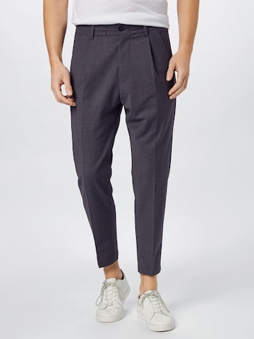 DRYKORN Regular Pleat-Front Pants in Grey: front