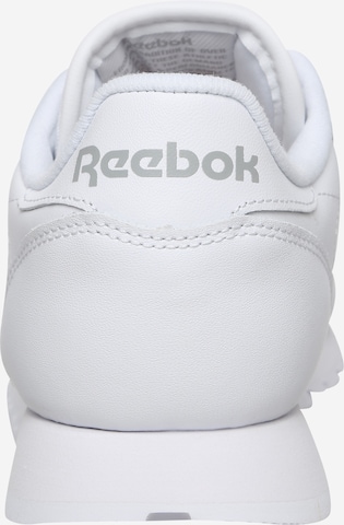 Sneaker low de la Reebok Classics pe alb