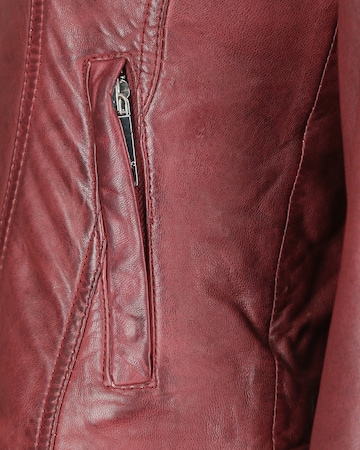 Veste mi-saison 'MW19-1-SMARAGD' Maze en rouge