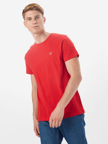 T-Shirt GANT en rouge : devant