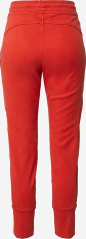 Tapered Pantaloni 'Future 2.0' di MAC in rosso